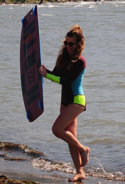 Gökçe Bahadır'ın kitesurf keyfi 