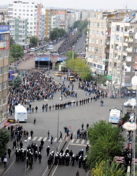 HDP'nin çağrısıyla Kobani'ye destek için toplandılar