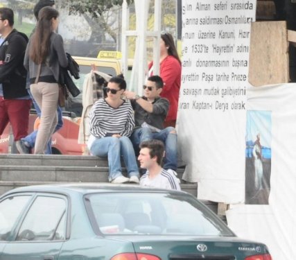 Ameliyatla erkek olan oyuncu Rüzgar Erkoçlar sessizliğini bozdu