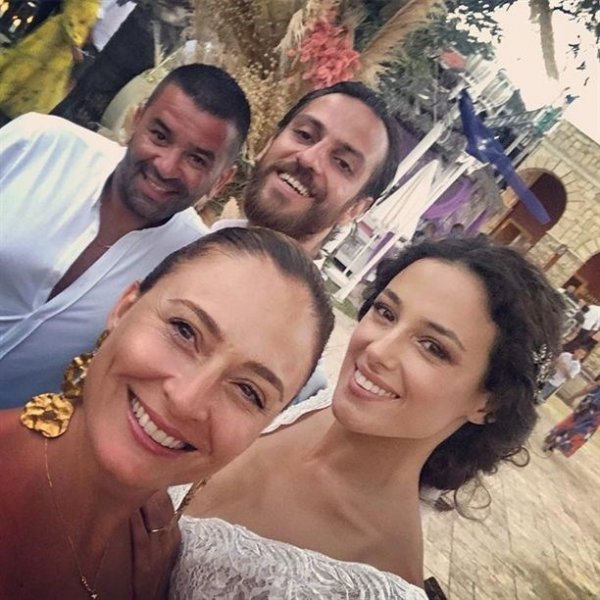 Erkan Kolçak Köstendil ve Cansu Tosun evlendi