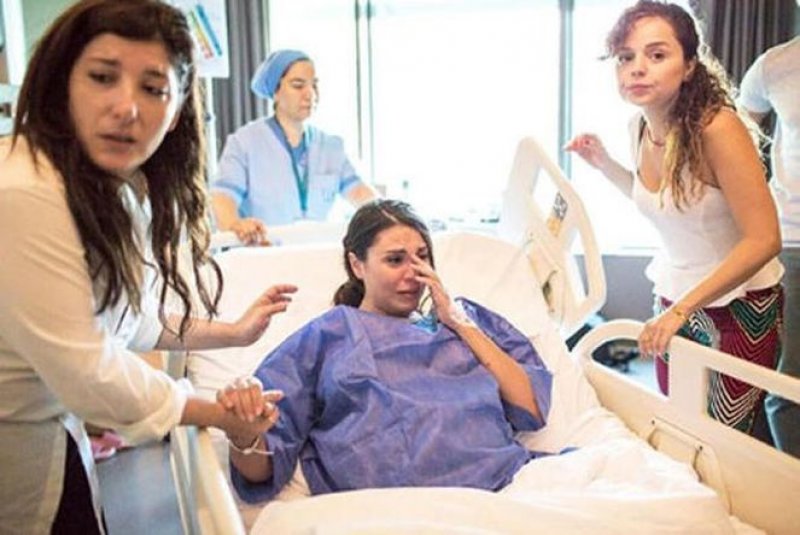 Oyuncu Şükran Ovalı doğum fotoğraflarını paylaştı