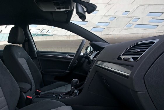 VW yeni Golf 7 için üç farklı R-Line paketi hazırladı