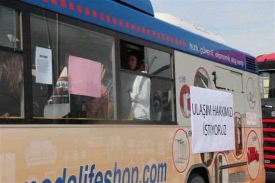 ODTÜ öğrencileri otobüsten inmeme eylemi yaptı