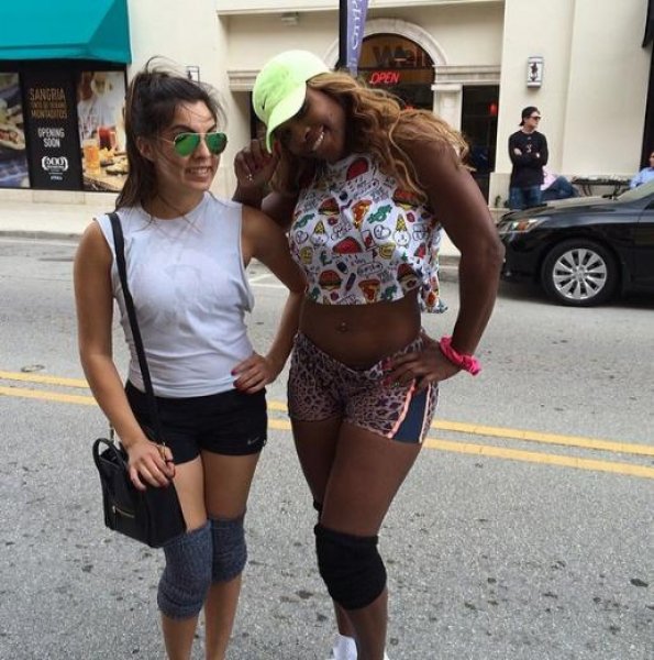 Tenis kortlarının yıldızı Serena Williams iç çamaşır mankeni oldu 