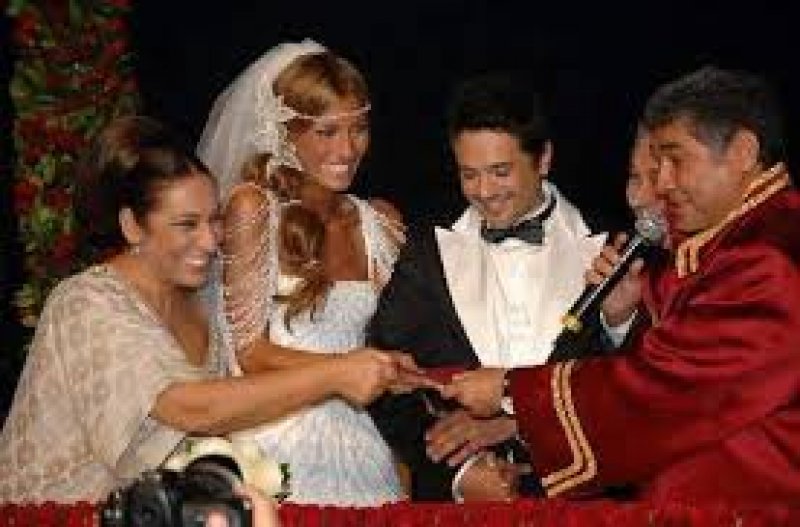 Çağla Şikel - Emre Altuğ 