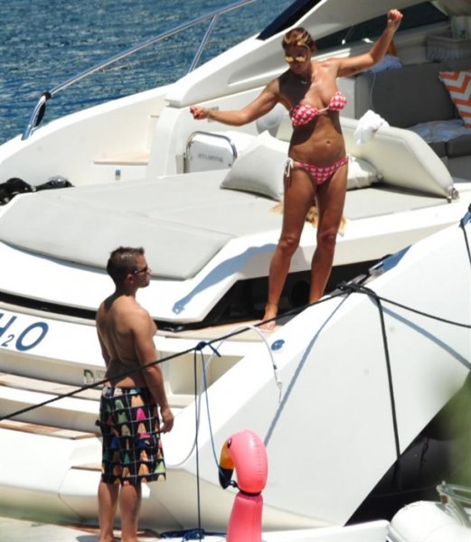 Pınar Altuğ yaz sezonu açtı