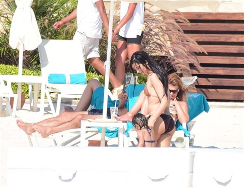 Tuba Büyüküstün tatilde