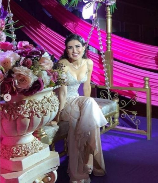 İdil Fırat'ın kına gecesi