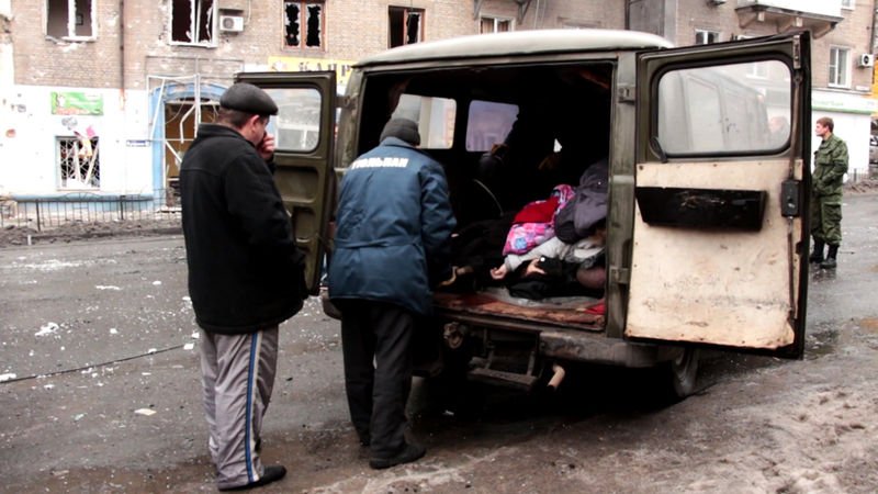 Ukrayna'da otobüs durağına saldırı: 13 ölü