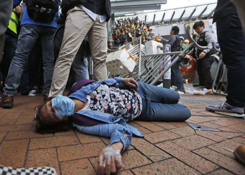 Hong Kong'da eylemlere müdahalenin şiddeti arttı