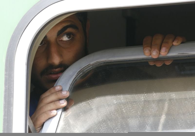 Macaristan'da mülteciler trenlere akın etti