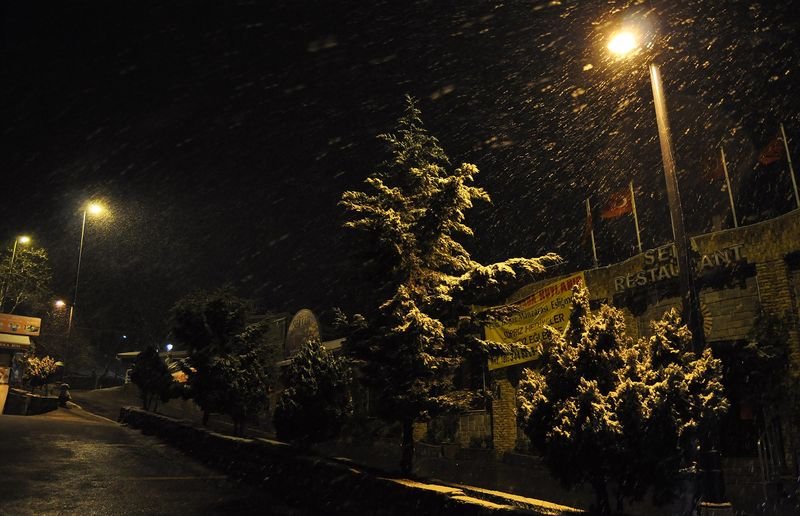 İstanbul'da kar yağışı etkili oldu