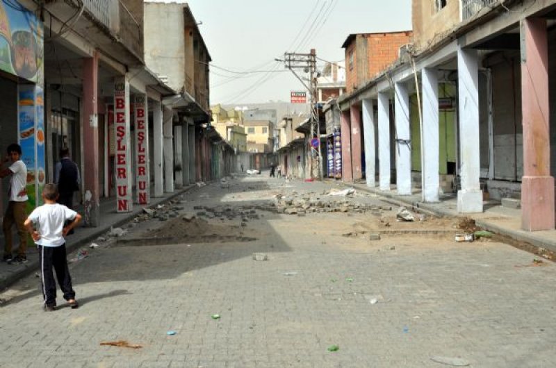 HDP'liler Cizre'ye akın etti