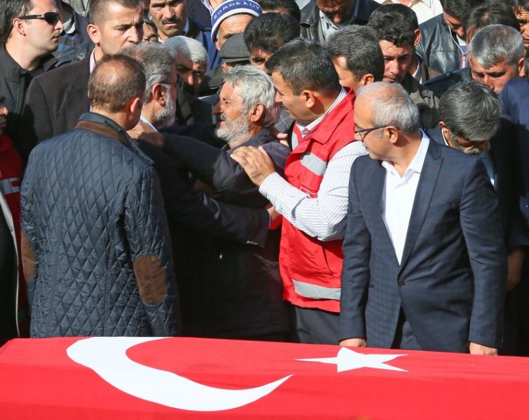 Madenciler son yolculuğuna uğurlandı