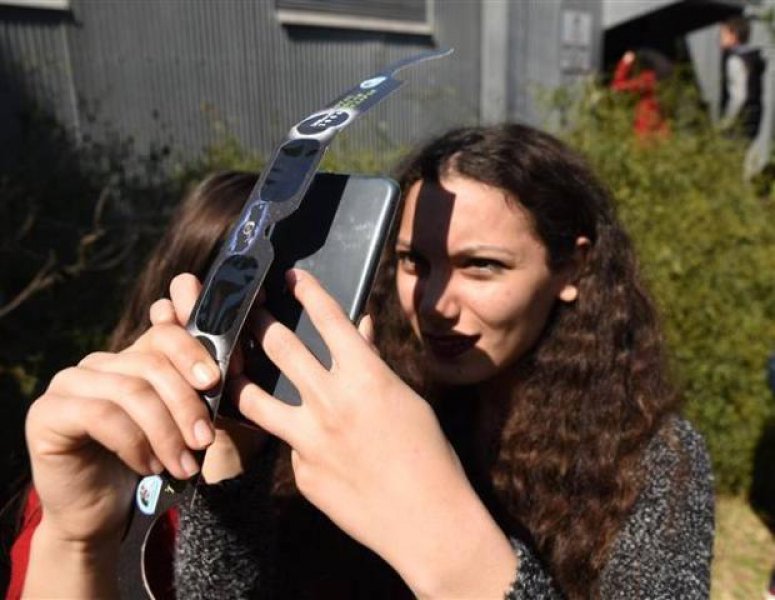 Dünyadan Güneş tutulması manzaraları