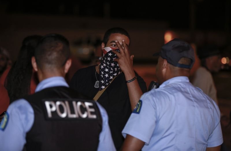 Amerika'da gözaltına alınan muhabirin fotoğrafladığı anlar