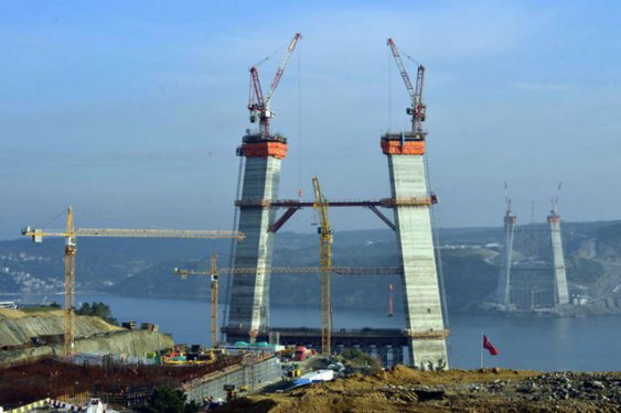 3. Köprü'de kuleler eşitlendi