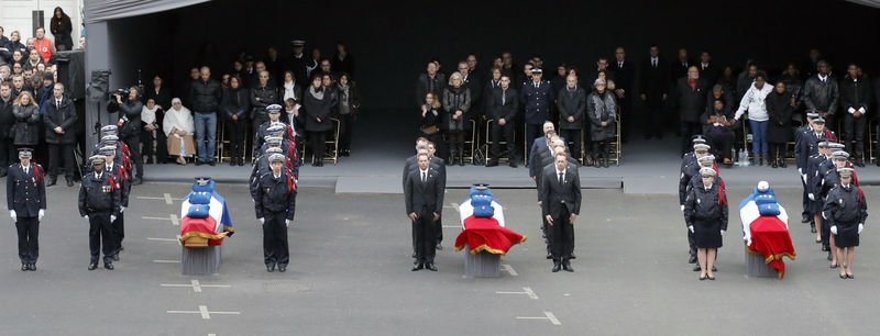 Charlie Hebdo saldırısında ölen polislere tören