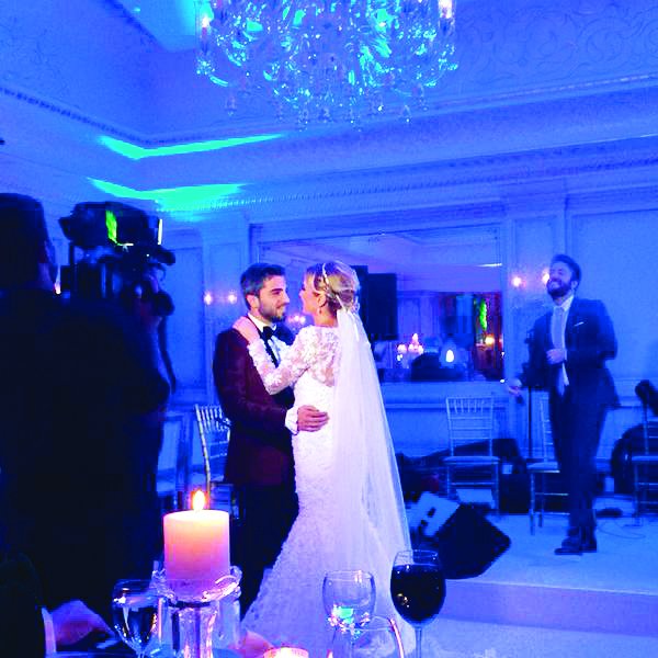 Ünlü sunucu Ece Erken boşanıyor