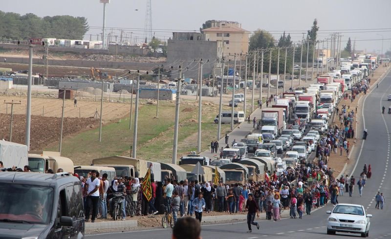 Mardin'de Kobani'ye giden peşmergelere sevgi gösterisi