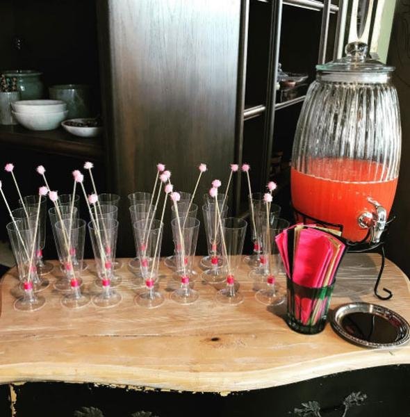 Güzel oyuncu İpek Usta doğum için gün sayıyor