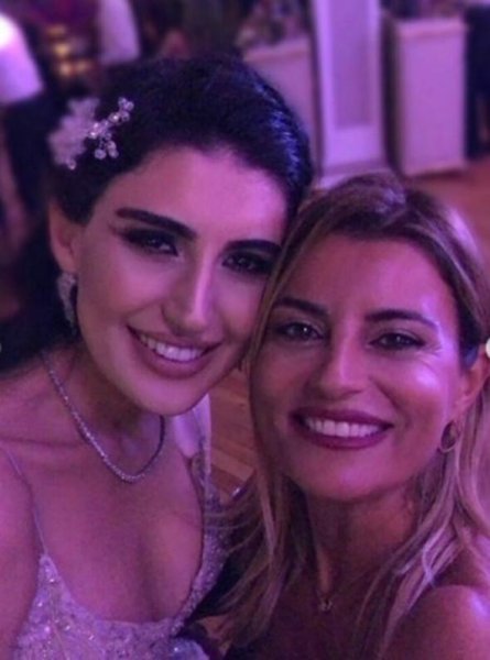 İdil Fırat'ın kına gecesi