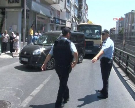 İstanbul Gaziosmanpaşa'da polise saldırı 