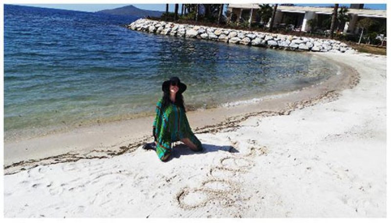 Hande Yener plaj işletecek 