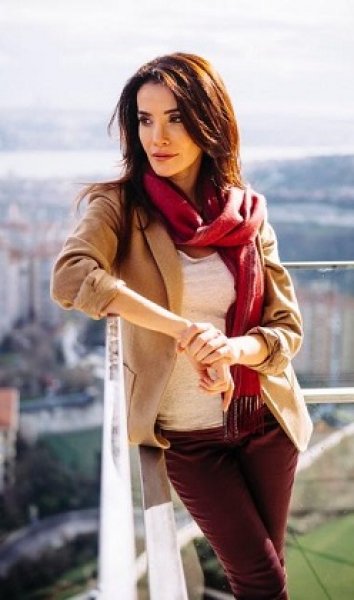 Songül Öden'e Dubai'de yoğun ilgi