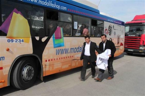 ODTÜ öğrencileri otobüsten inmeme eylemi yaptı