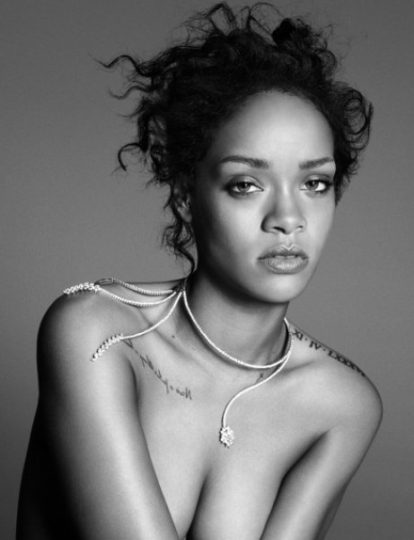 Rihanna Elle Dergisi için kamera karşısına geçti 