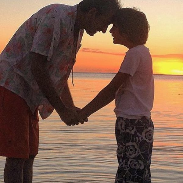 Ünlülerin objektifinden 4 Mayıs Instagram paylaşımları 