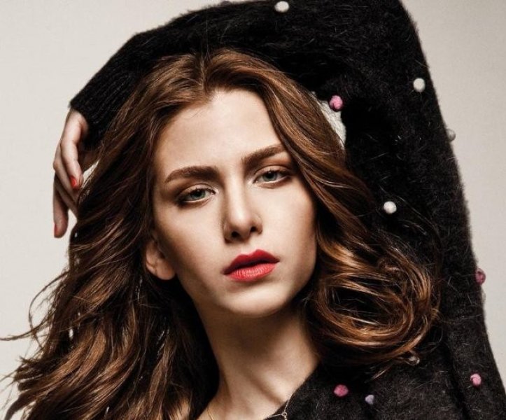 Ezgi Asaroğlu'nun makyajsız fotoğrafı şaşırttı 