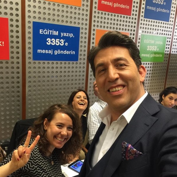 Ünlüler çocuklar için bir araya geldi