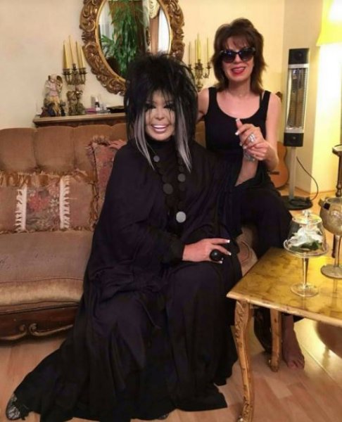 Bülent Ersoy gece yarısı dişçiye gitti