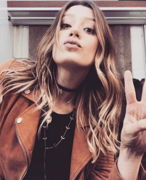 Gizem Karaca nişanlandı