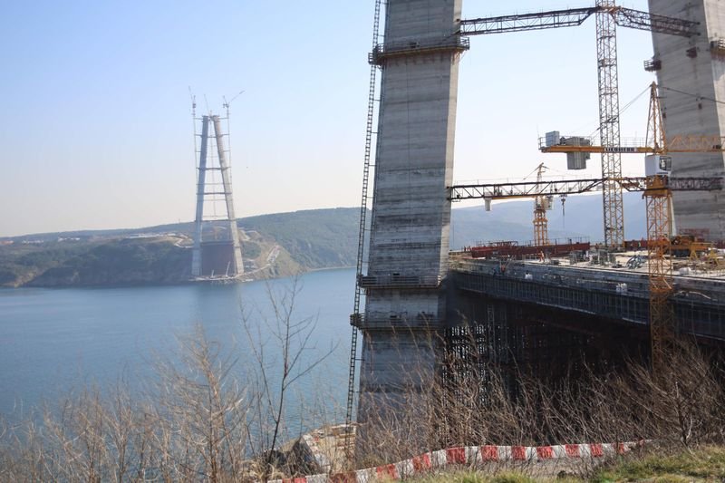 3. Köprüye ilk çelik tabliyeler yerleştirildi