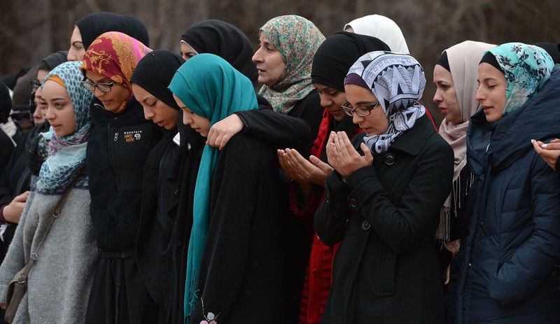 ABD'de öldürülen 3 Müslüman genç toprağa verildi