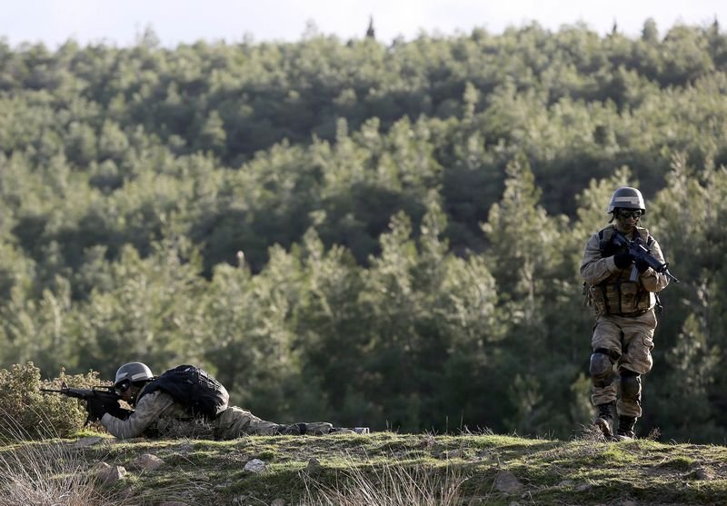 TSK'nın özel timinden nefes kesen görüntüler