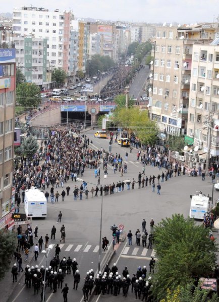 HDP'nin çağrısıyla Kobani'ye destek için toplandılar