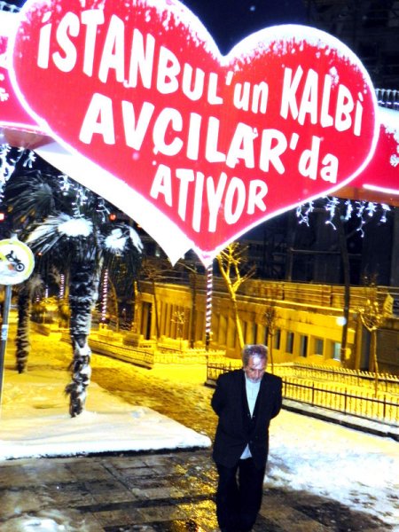 İstanbul'da kar yağışı hayatı olumsuz etkiledi