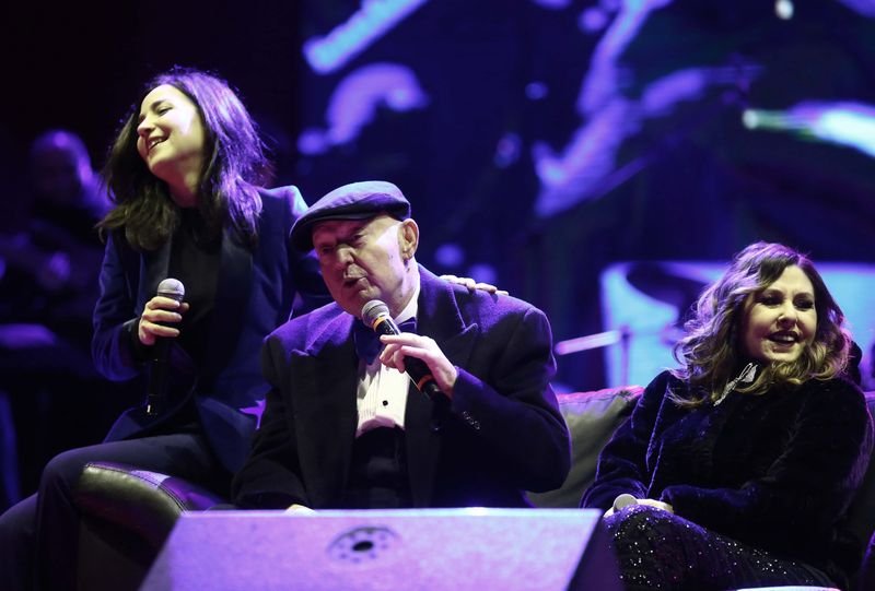 Kayahan ve Nilüfer yıllar sonra aynı sahnede