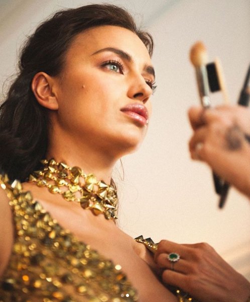MET Gala'nın yıldızı İrina Shayk oldu 