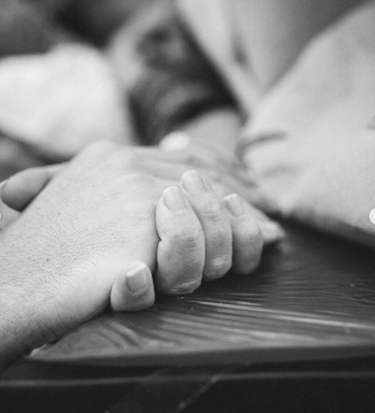 Oyuncu Şükran Ovalı doğum fotoğraflarını paylaştı