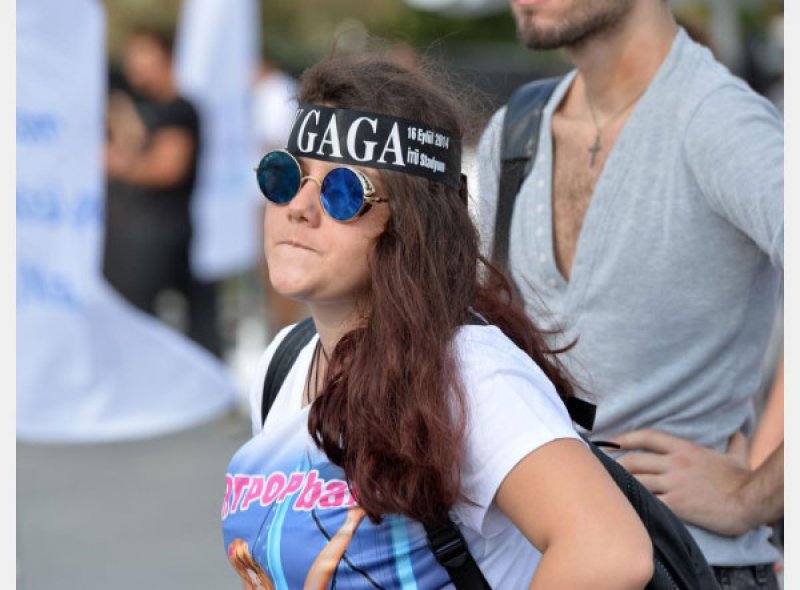 Lady Gaga konserinde hayranları da ilginç giyindi