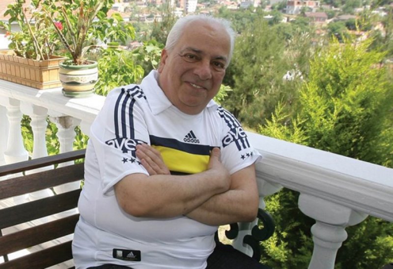 Zeki Alasya vefat etti