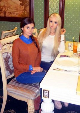 Gerçek Barbie Valeria'nın ailesi ve dostları
