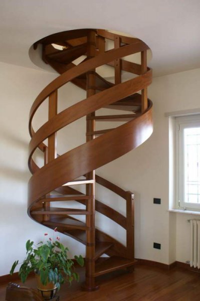 Tasarımlarıyla göz dolduran ilginç merdivenler