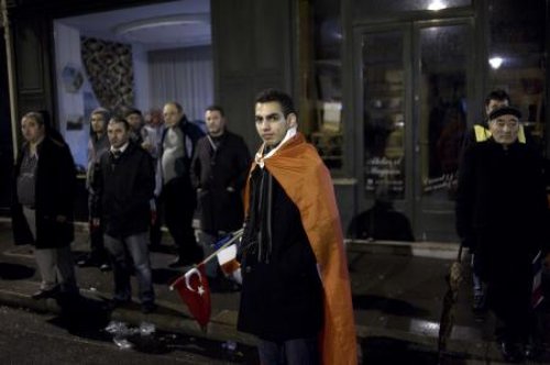 Fransa'daki Türkler ayaklandı