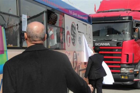 ODTÜ öğrencileri otobüsten inmeme eylemi yaptı